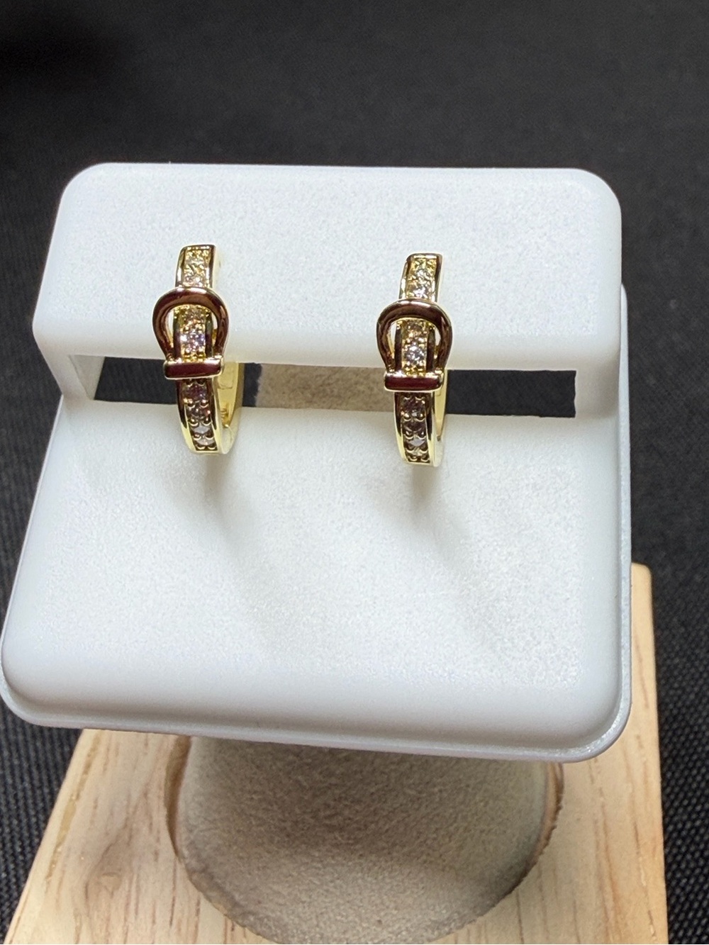 .18K moissanite, 18k triple plated gold belt design huggie earring. Retail $260